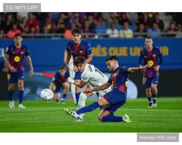 巴萨领先优势缩小:当前阶段表现波动对争冠形势产生影响 巴萨领先优势缩小:当前阶段表现波动对争冠形势产生影响